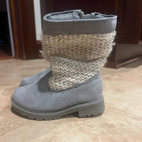 Size 5 toddler girl boots - Picture 1 of 2
